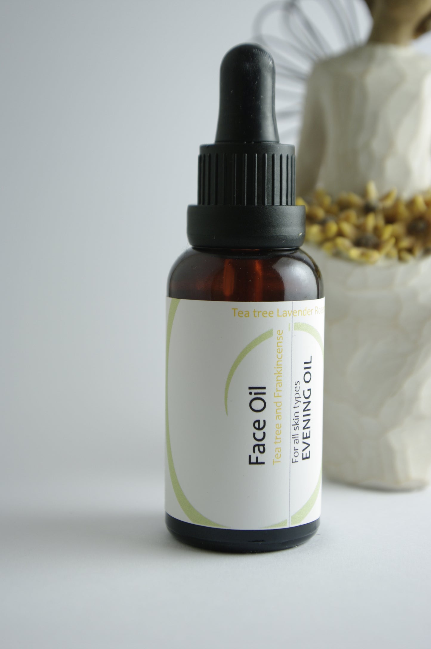 Facial oil against acne, spots